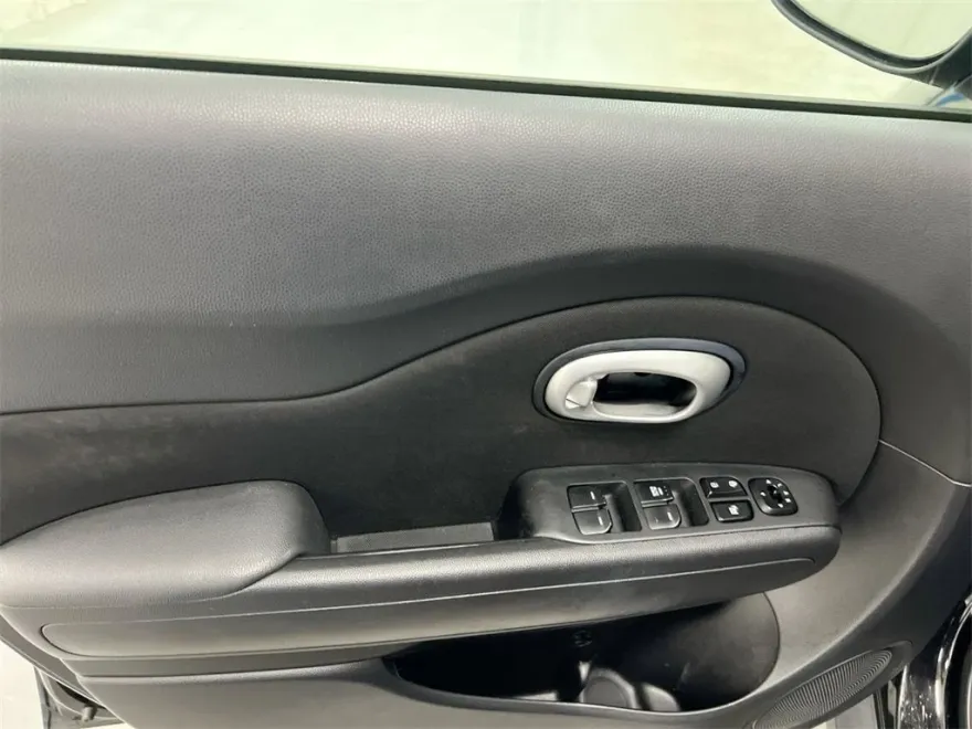 2016 Kia Soul Base photo 1