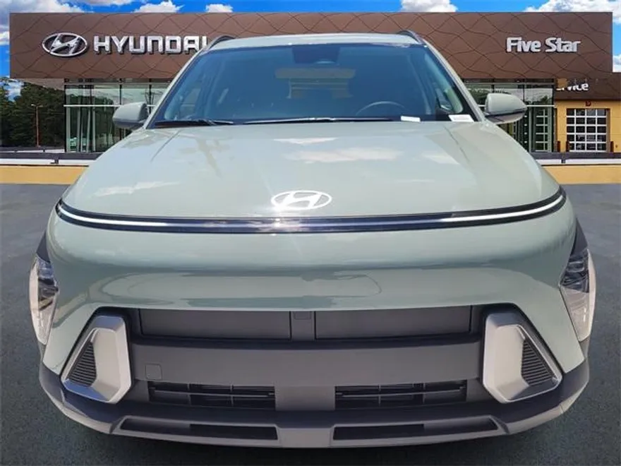 2025 Hyundai Kona SEL photo 1