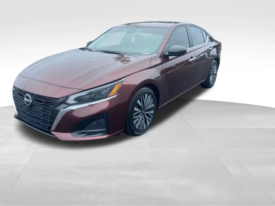 2024 Nissan Altima 2.5 SV photo 1