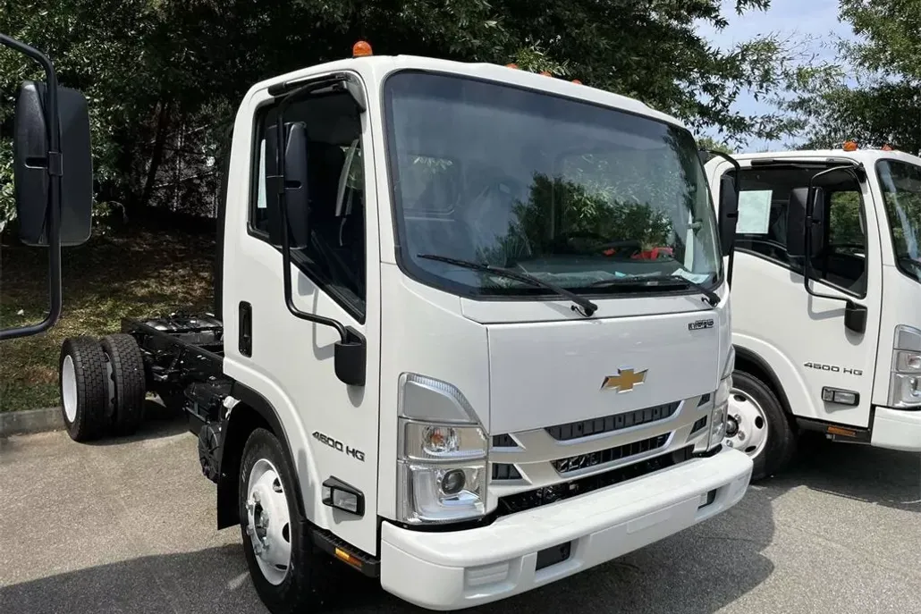 2025 Chevrolet Silverado 4500HD Base photo 1