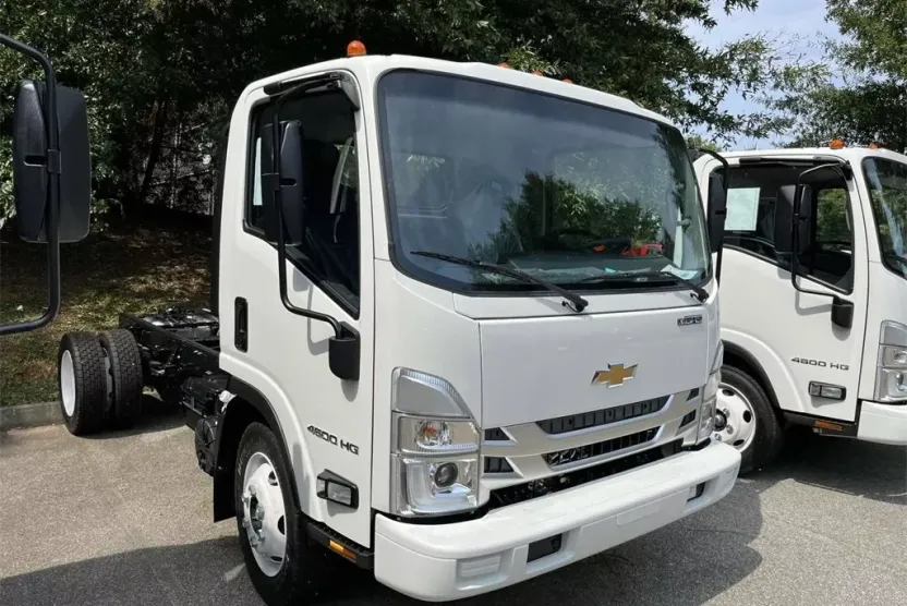 2025 Chevrolet Silverado 4500HD Base photo 1