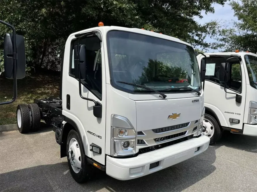 2025 Chevrolet Silverado 4500HD Base photo 1