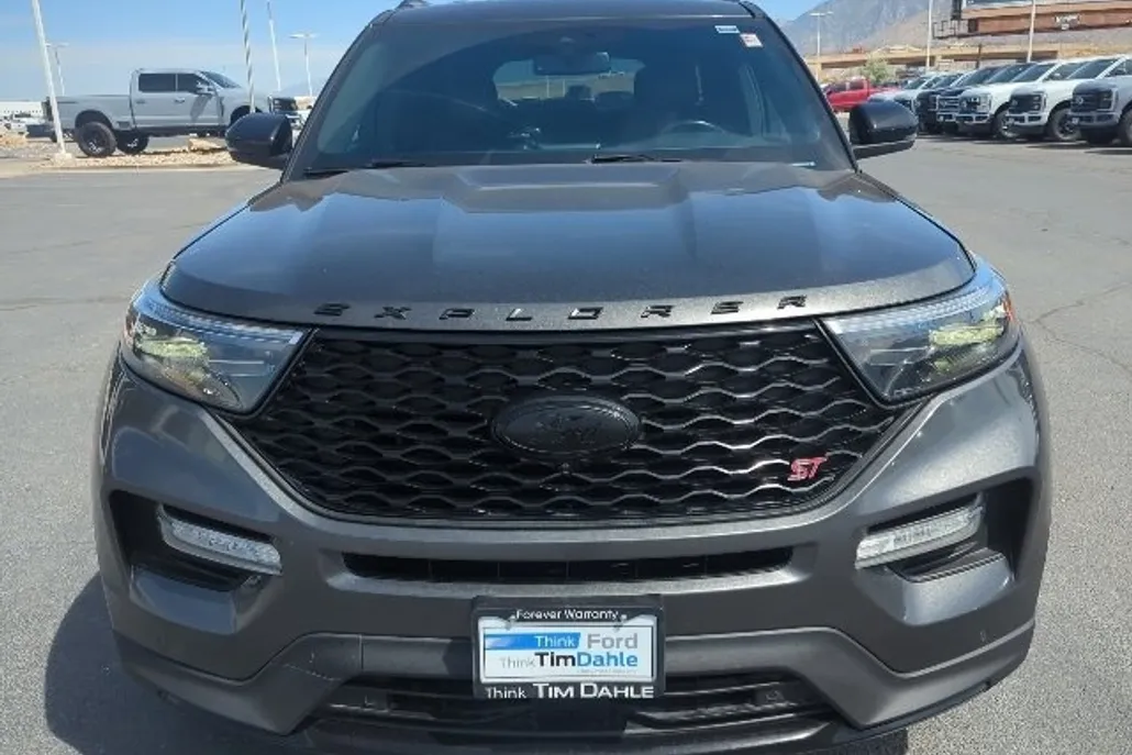 2020 Ford Explorer ST photo 1