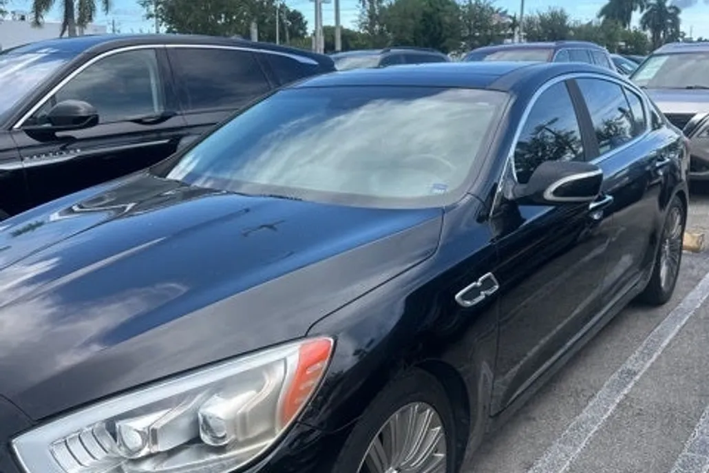 2015 Kia K900 Premium photo 1