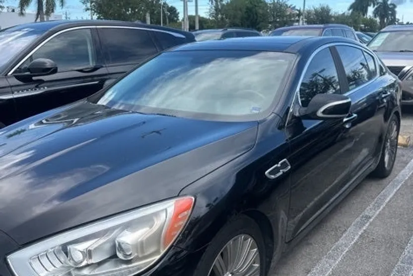2015 Kia K900 Premium photo 1