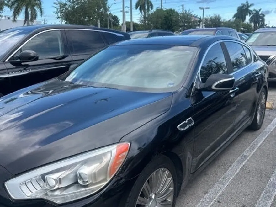2015 Kia K900 Premium photo 1