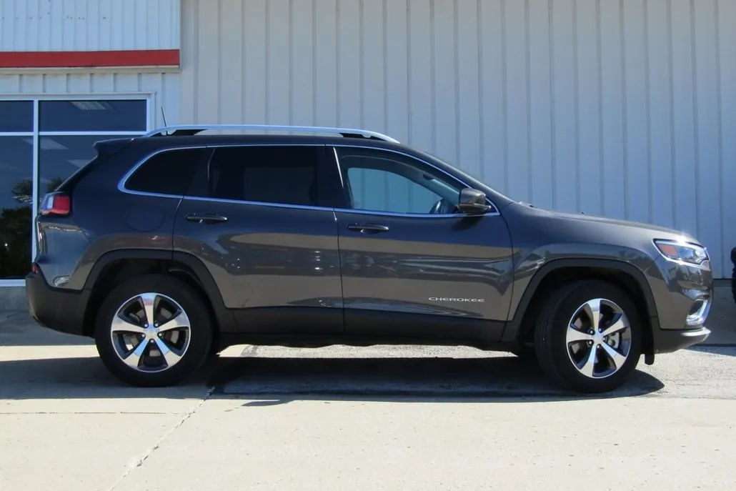 2019 Jeep Cherokee Limited photo 1