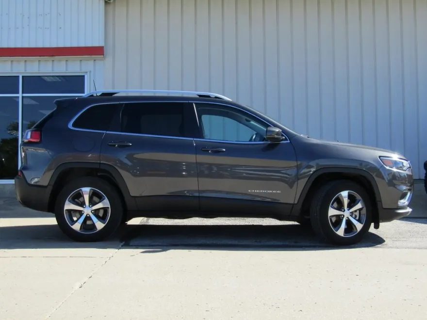 2019 Jeep Cherokee Limited photo 1