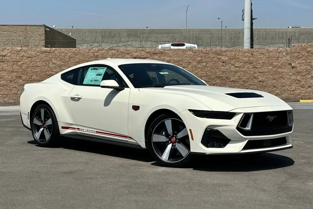 2025 Ford Mustang GT Premium photo 1