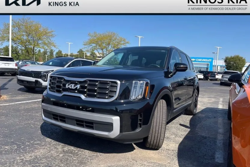 2023 Kia Telluride S photo 1