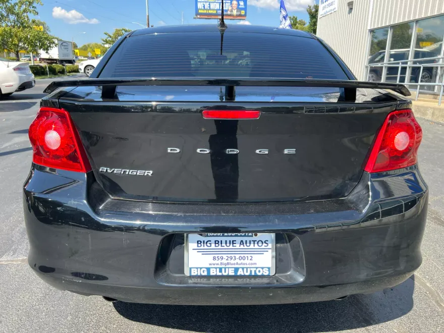 2013 Dodge Avenger SXT photo 1
