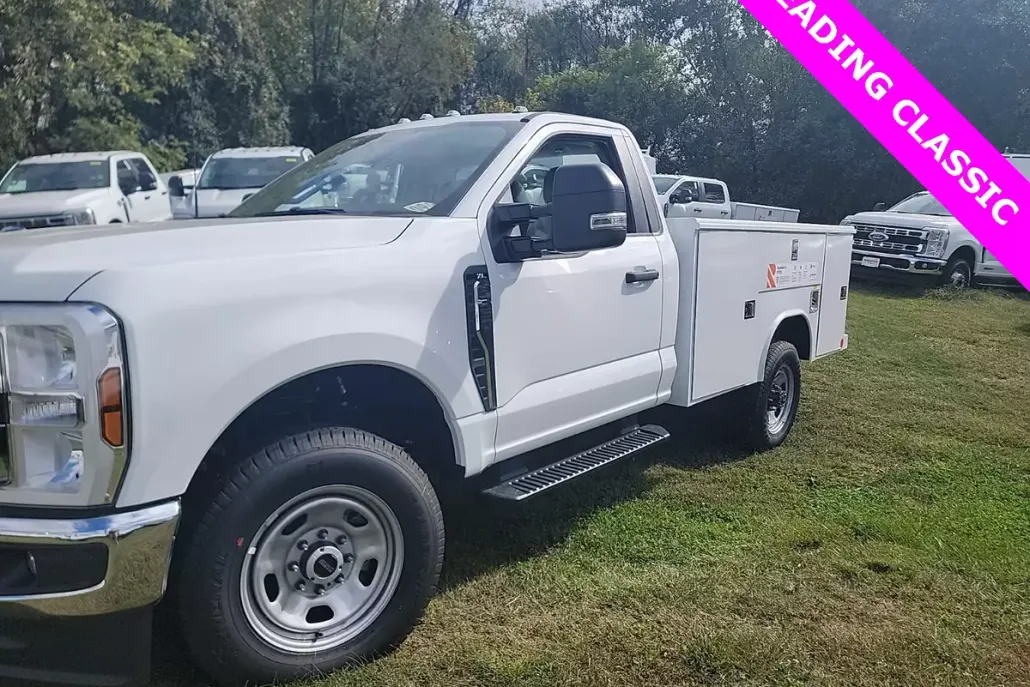 2025 Ford F-350 photo 1