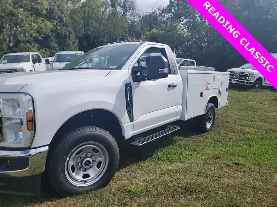 2025 Ford F-350 photo 1