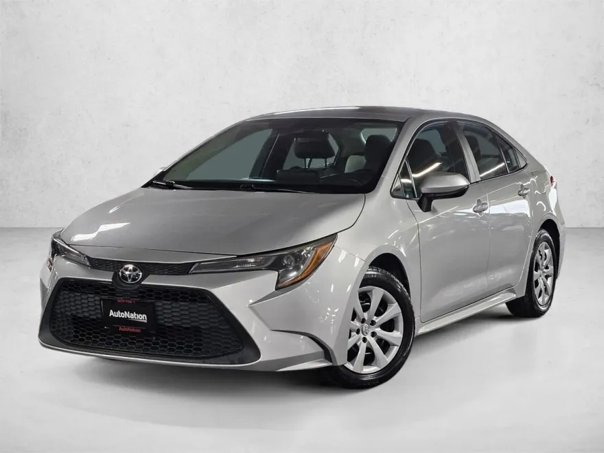 2022 Toyota Corolla LE photo 1