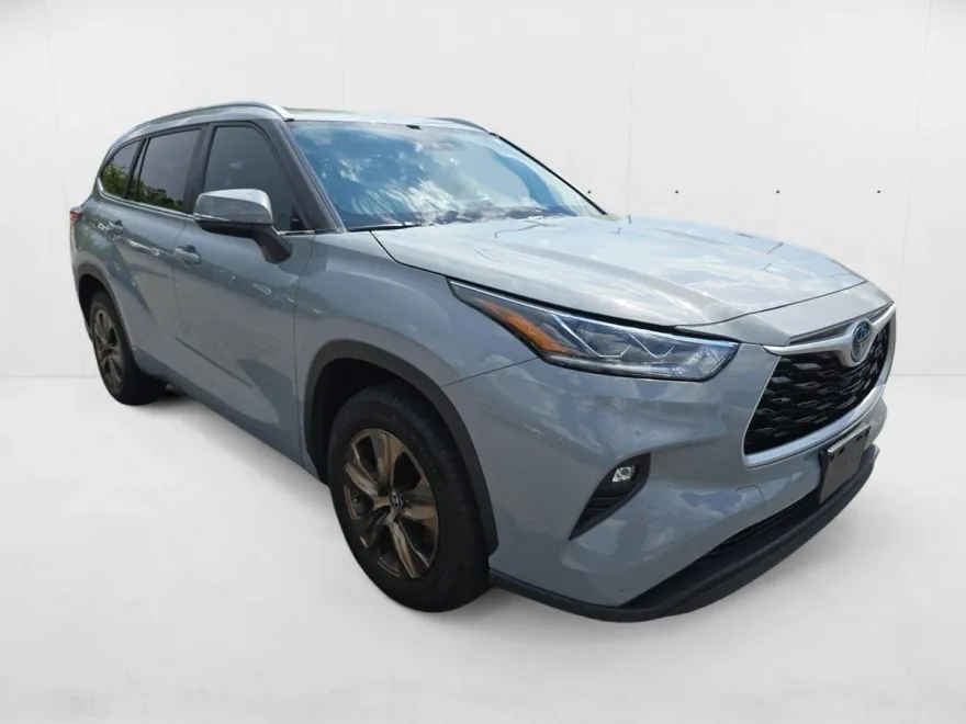 2023 Toyota Highlander Hybrid XLE Bronze Edition photo 1