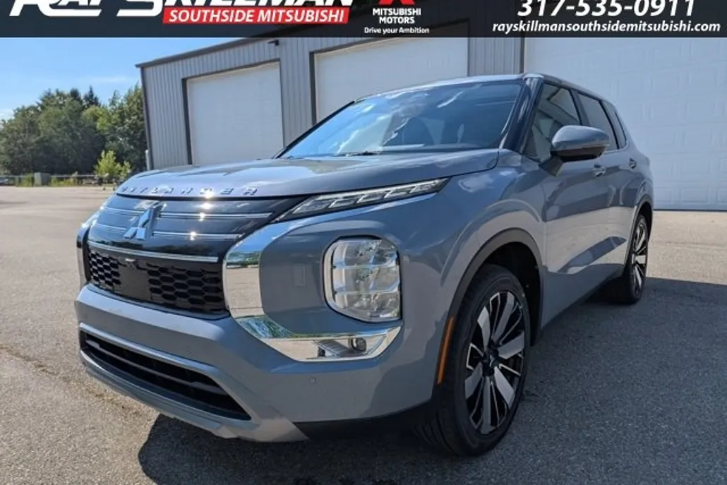 2025 Mitsubishi Outlander SE photo 1