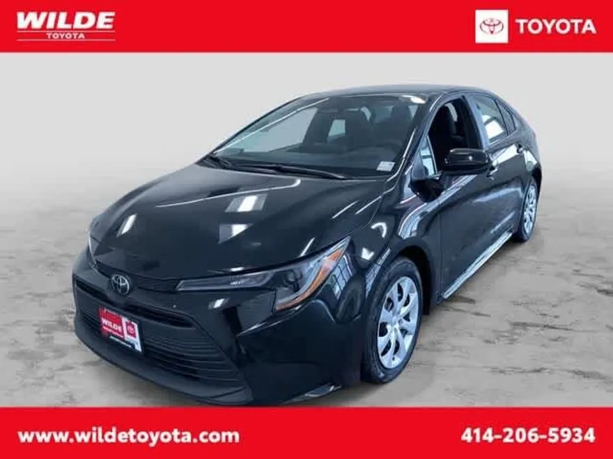 2024 Toyota Corolla LE photo 1
