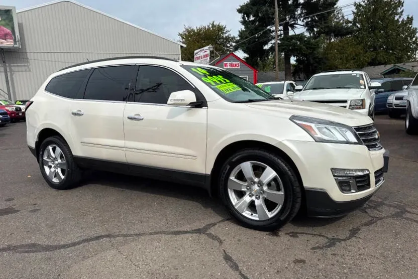 2014 Chevrolet Traverse LTZ photo 1