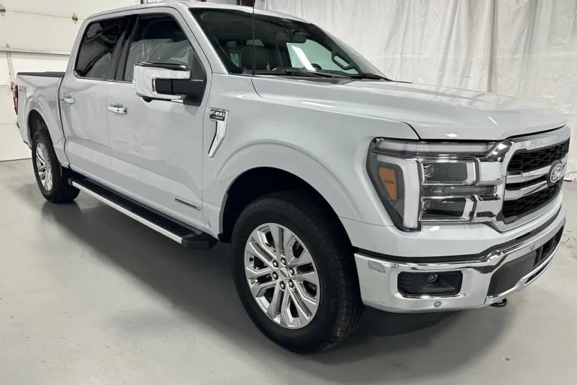 2025 Ford F-150 Lariat photo 1