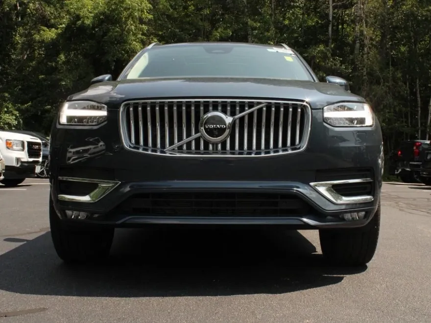 2025 Volvo XC90 Plus photo 1