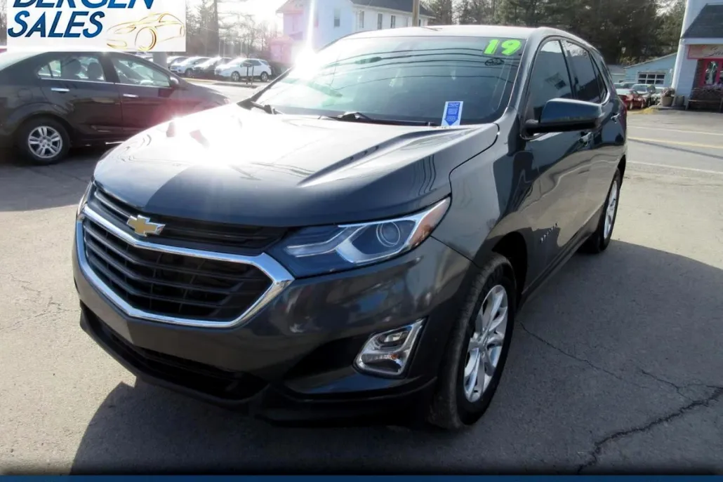 2019 Chevrolet Equinox LT photo 1