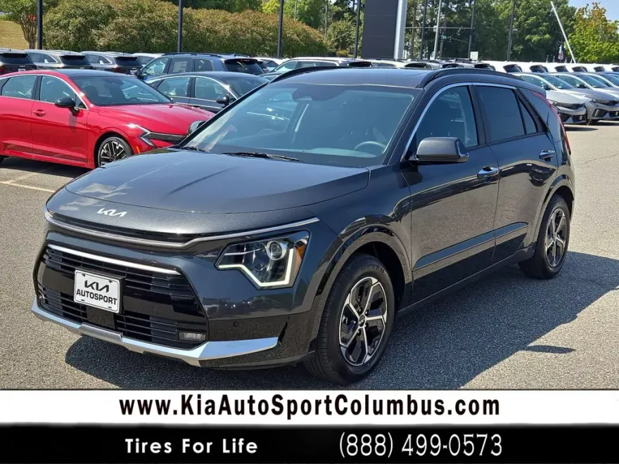 2025 Kia Niro SX Touring photo 1