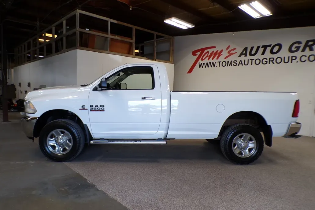 2015 Ram 3500 SLT photo 1