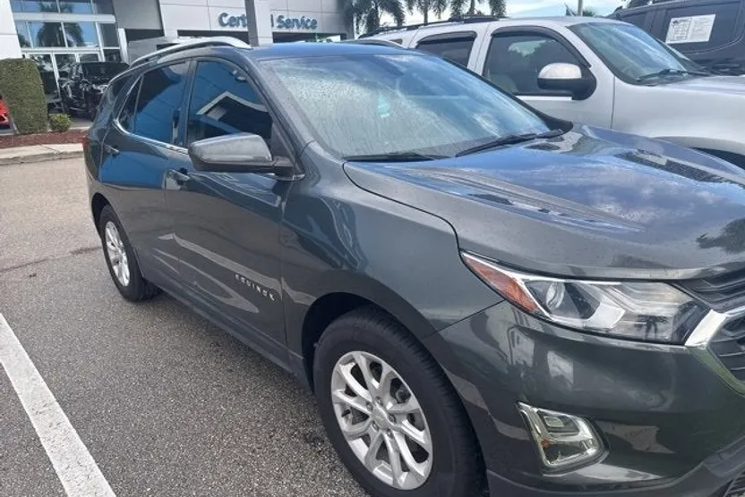 2019 Chevrolet Equinox LT photo 1