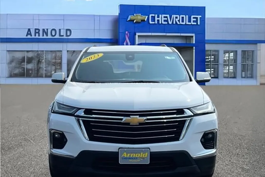 2023 Chevrolet Traverse Leather photo 1