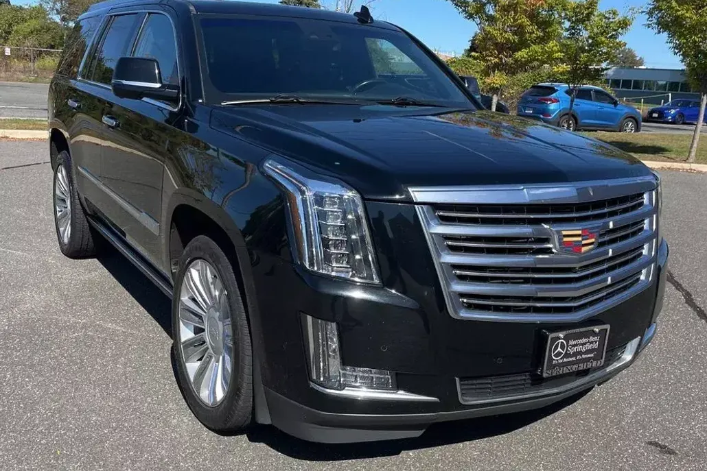 2018 Cadillac Escalade Platinum photo 1