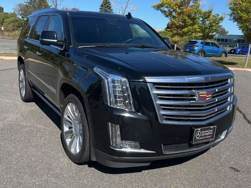 2018 Cadillac Escalade Platinum photo 1