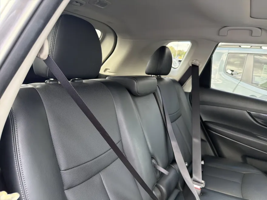 2018 Nissan Rogue SL photo 1