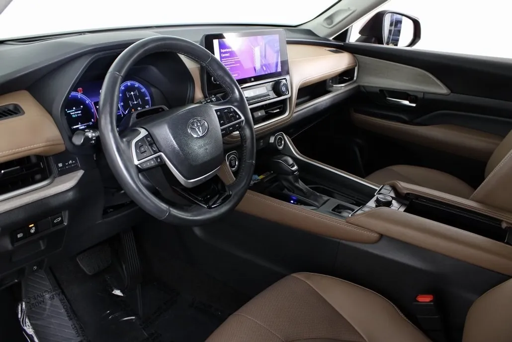 2024 Toyota Grand Highlander XLE photo 1