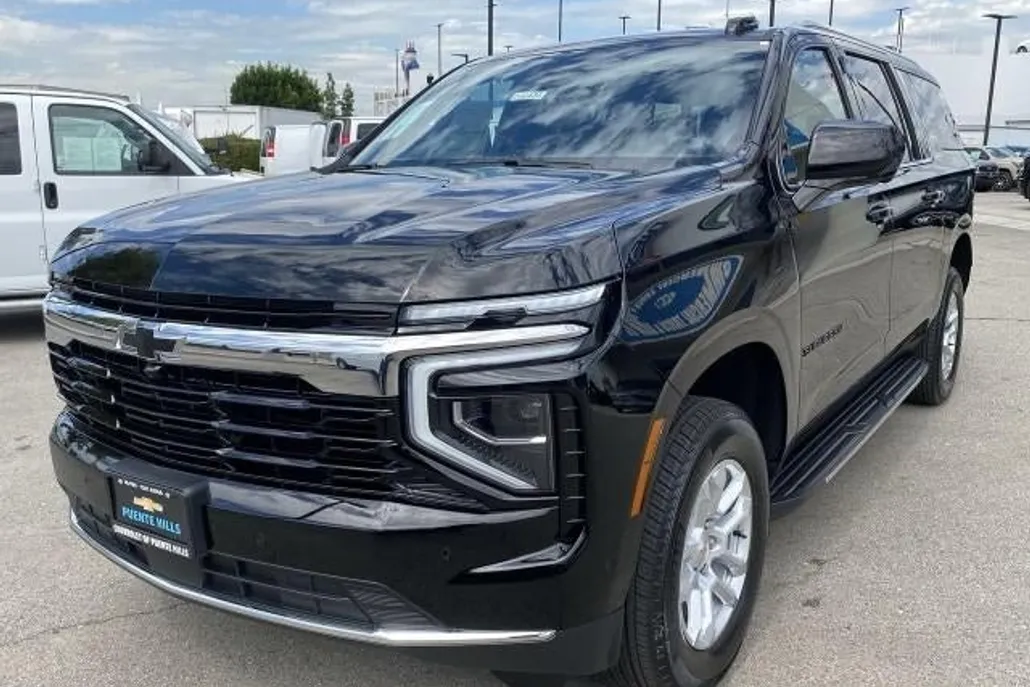 2026 Chevrolet Suburban LS photo 1