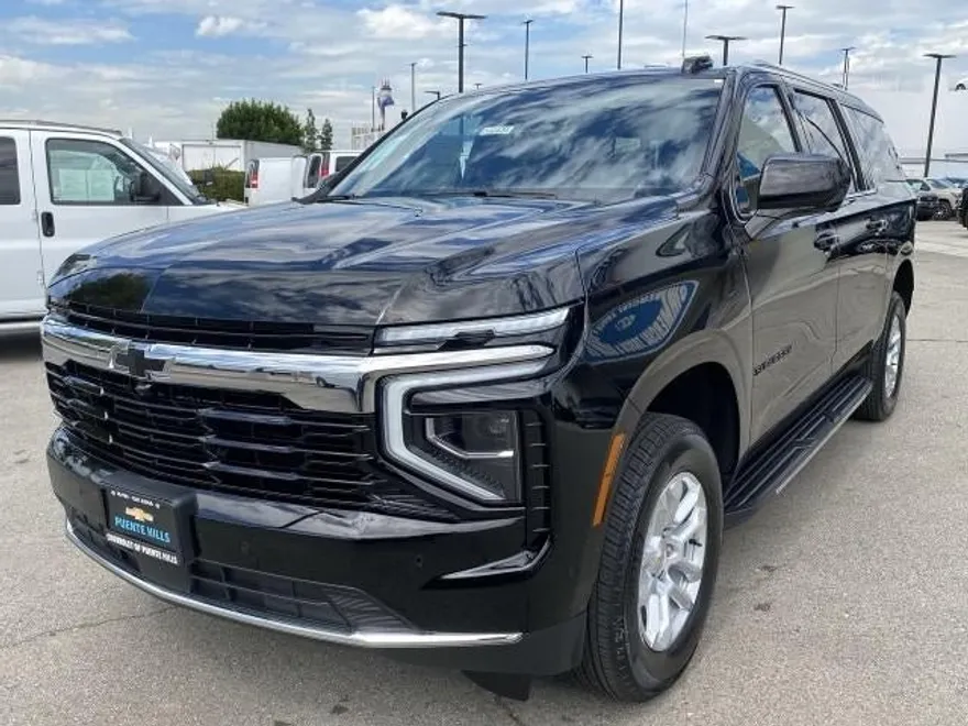 2026 Chevrolet Suburban LS photo 1