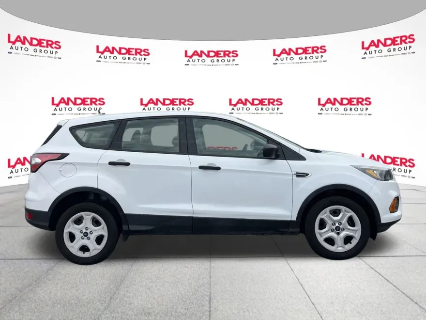 2018 Ford Escape S photo 1