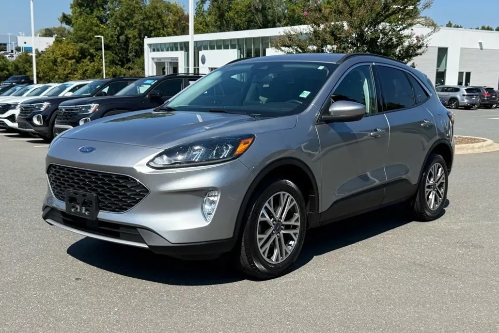 2022 Ford Escape SEL photo 1