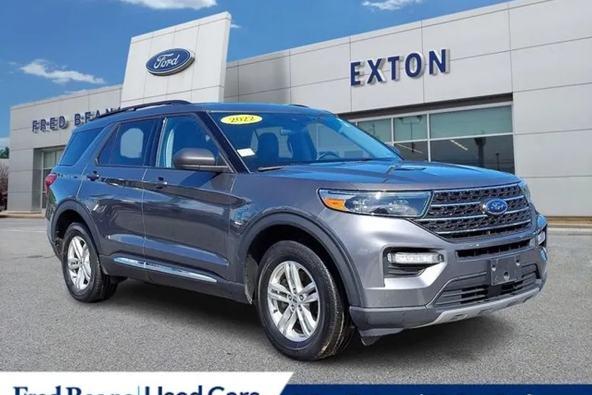 2022 Ford Explorer XLT photo 1