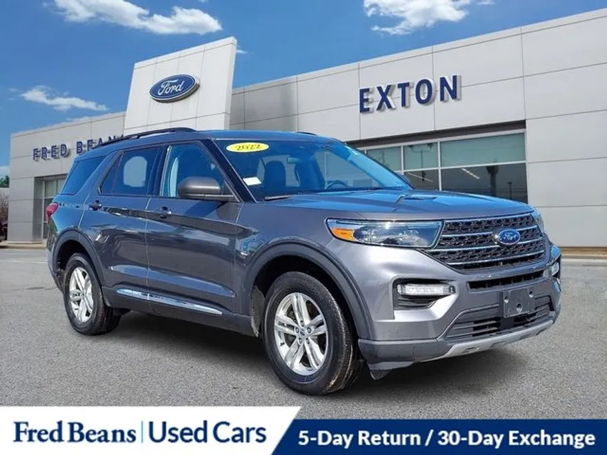 2022 Ford Explorer XLT photo 1