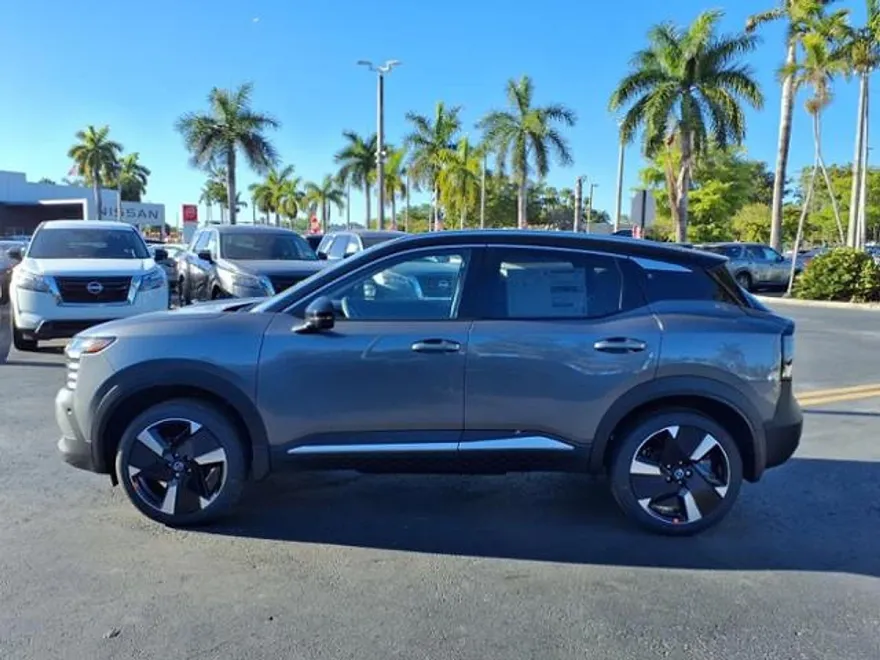 2025 Nissan Kicks SR photo 1