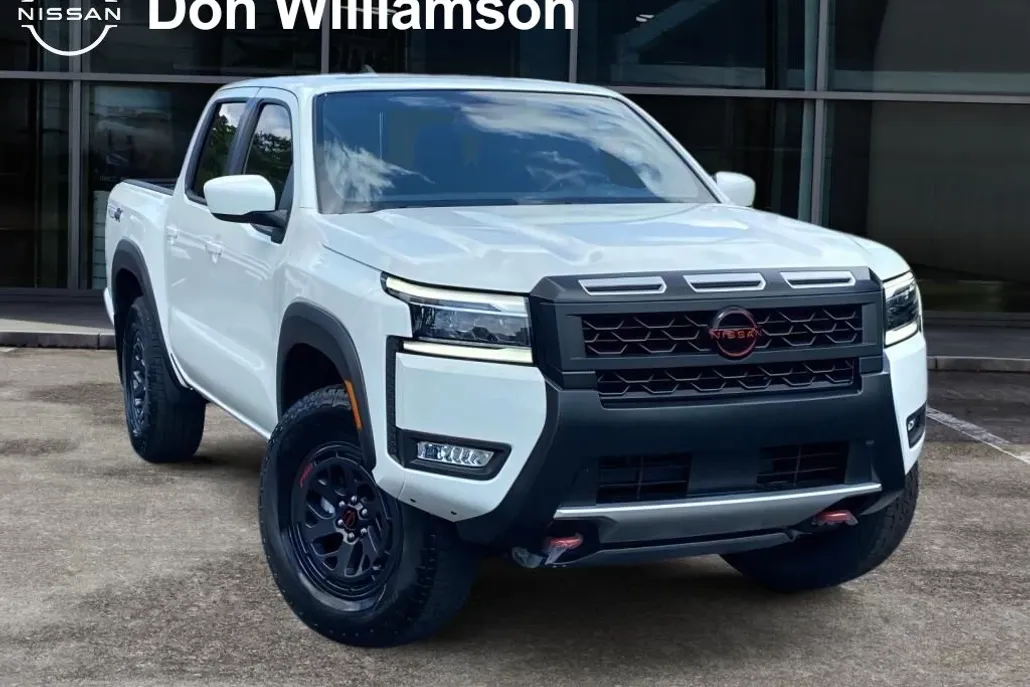 2025 Nissan Frontier PRO-4X Crew Cab photo 1