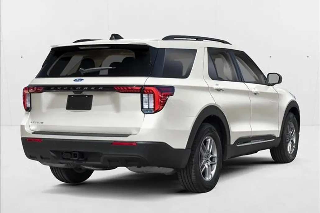 2026 Ford Explorer photo 1