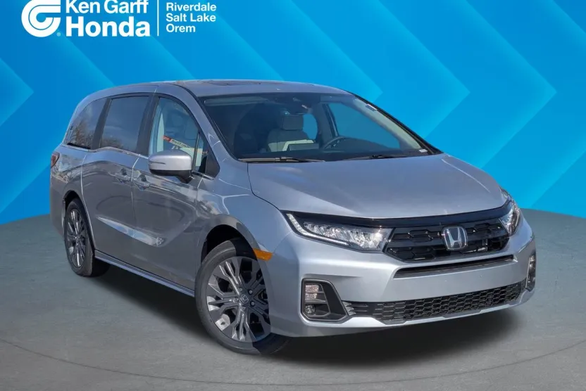 2025 Honda Odyssey Touring photo 1