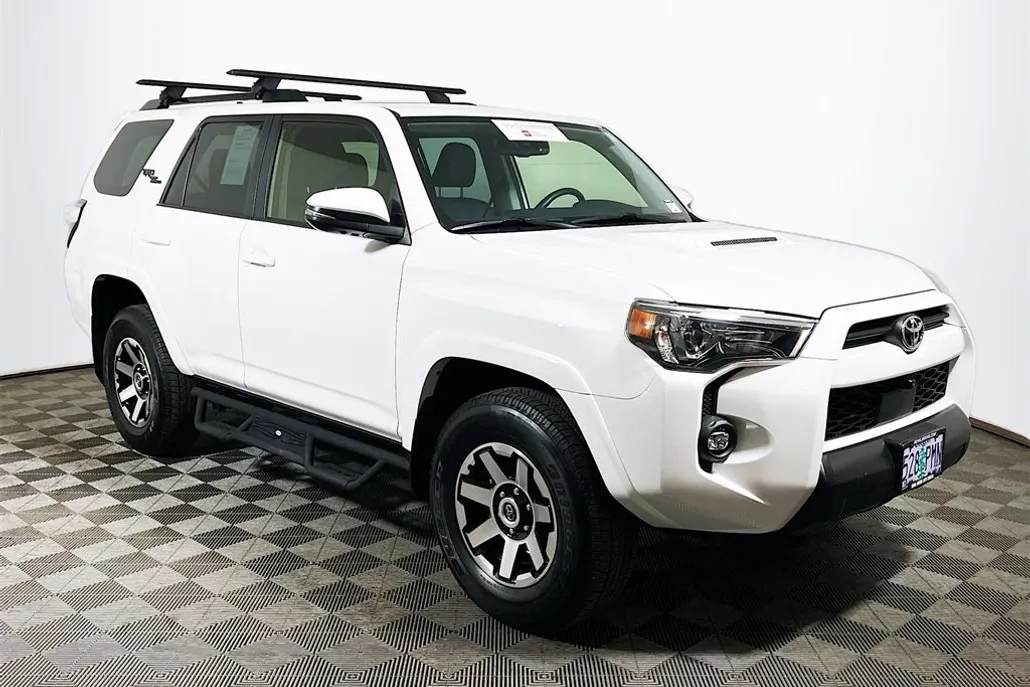 2023 Toyota 4Runner TRD Off-Road Premium photo 1