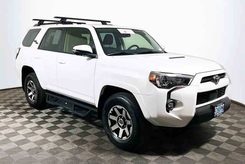 2023 Toyota 4Runner TRD Off-Road Premium photo 1