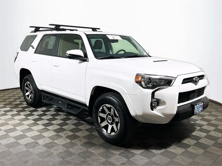 2023 Toyota 4Runner TRD Off-Road Premium photo 1