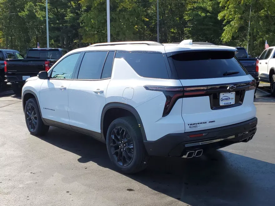 2026 Chevrolet Traverse photo 1
