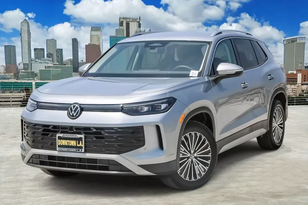 2025 Volkswagen Tiguan S photo 1