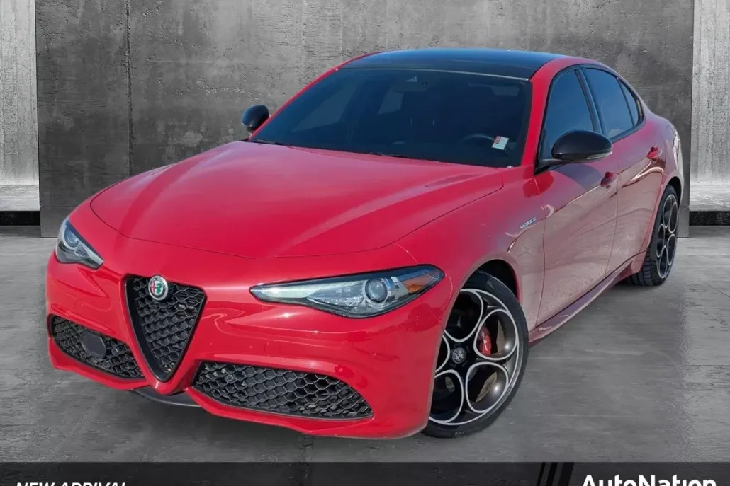 2023 Alfa Romeo Giulia Ti photo 1