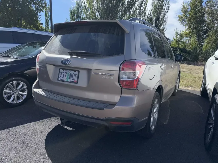 2014 Subaru Forester 2.5i Touring photo 1